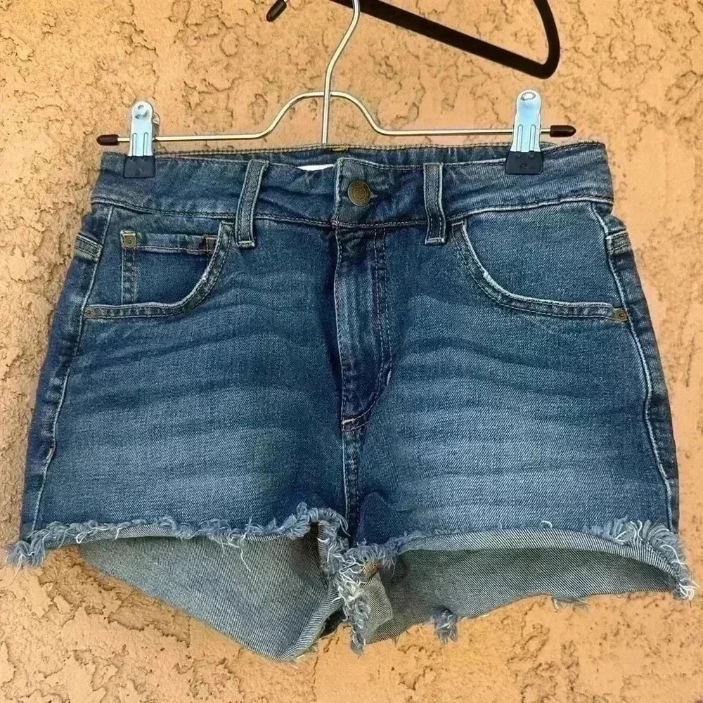 Guess jeans shorts size 26